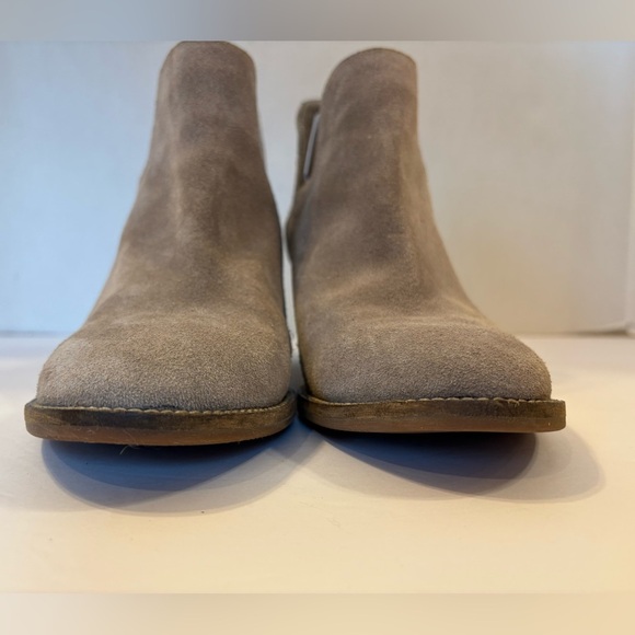 Blondo tan suede waterproof booties ankle boots size 9 M - Picture 6 of 11